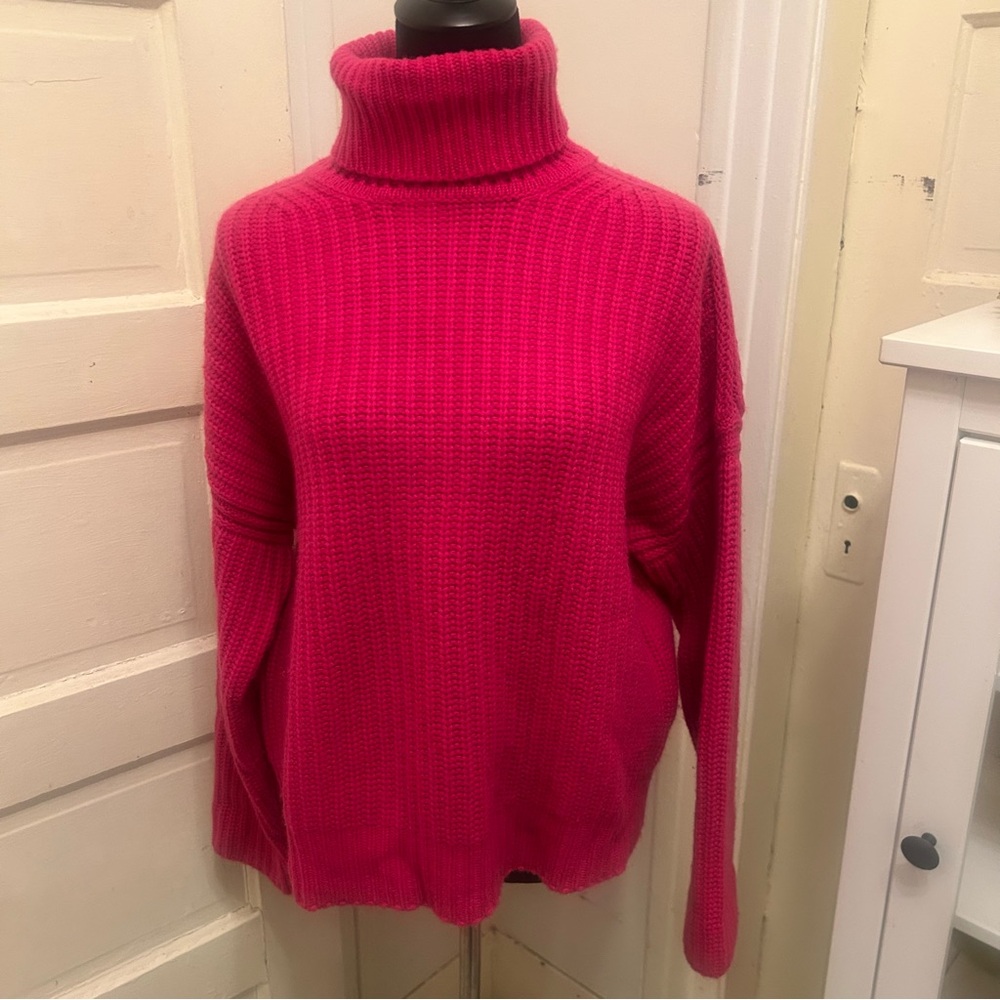 La Ligne New York Cashmere Women's Pink Turtleneck Sweater Quiet Luxury Cozy